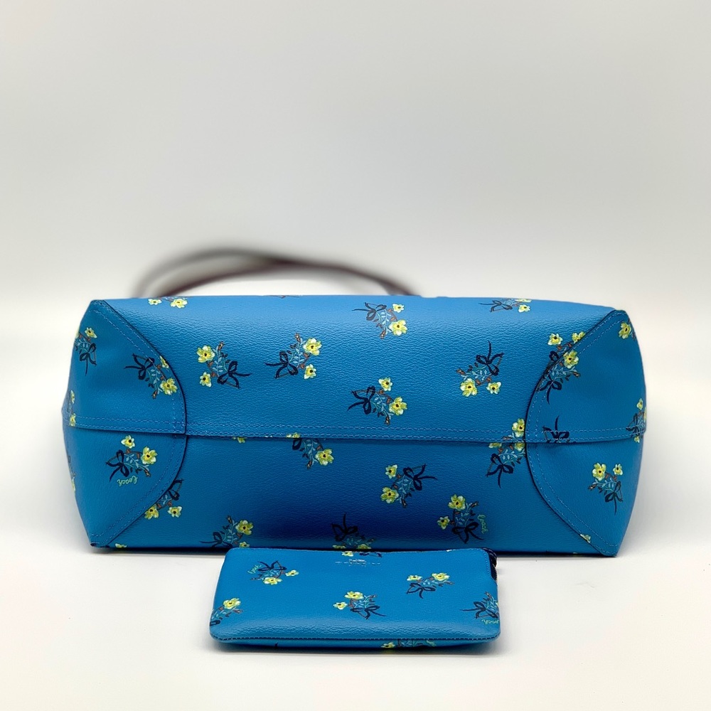 Coach City Tote & Wristlet Set With Floral Bow Print - Picture 4 of 12